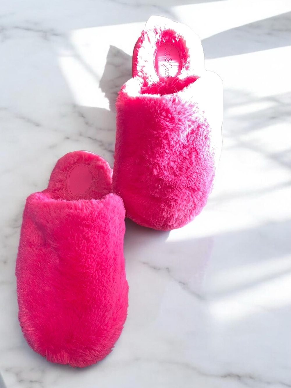 Cat & Jack Girls Neon Pink Faux Fur Slippers Size M 2/3